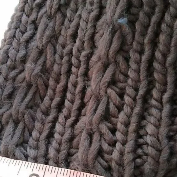 Lulu NYC Eternity Loop Grey Scarf Knit NWT - Picture 4 of 5